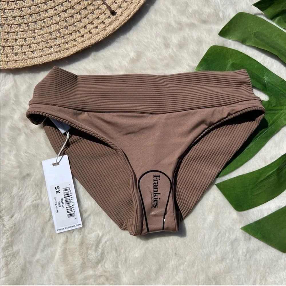 Frankie’s Bikinis Ryan Crop Tie Dye Set in Chocolate Brown and White - Picture 12 of 14